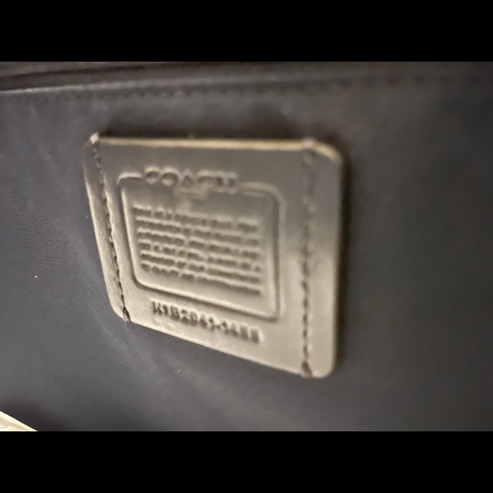 GALLERY TOTE in SIGNATURE LEATHER - Picture 12 of 15